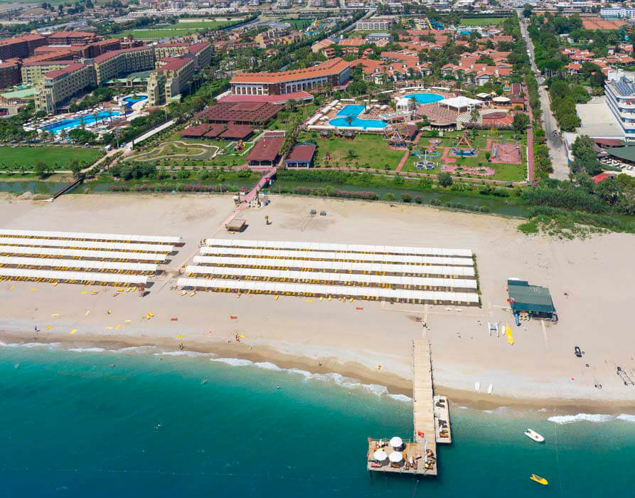 Club Hotel Turan Prince World - plaża z lotu ptaka
