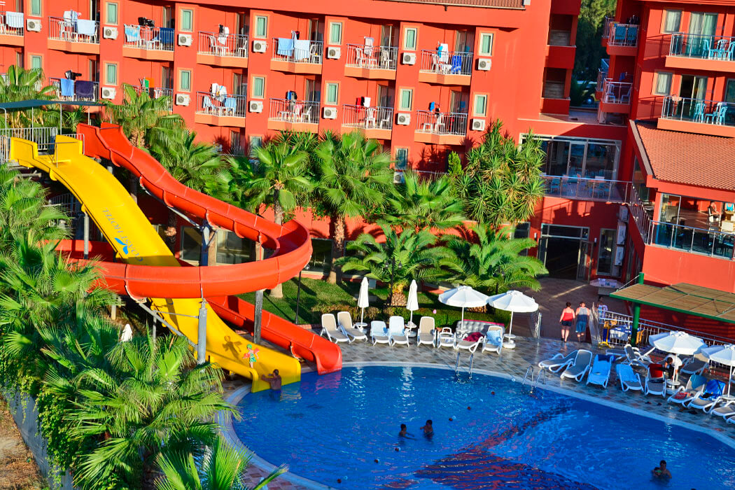 Club Side Coast Hotel - zabawy w basenie