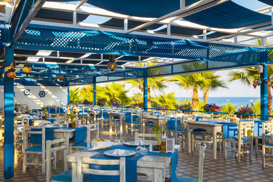Hotel Turan Prince - restauracja z widokiem na morze