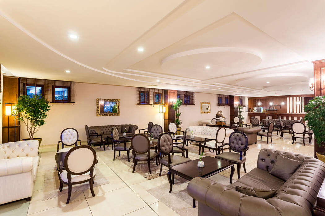 Hotel Turan Prince - lobby bar