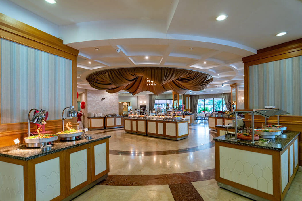 Palmeras Beach Hotel - bufet w restauracji głównej                        