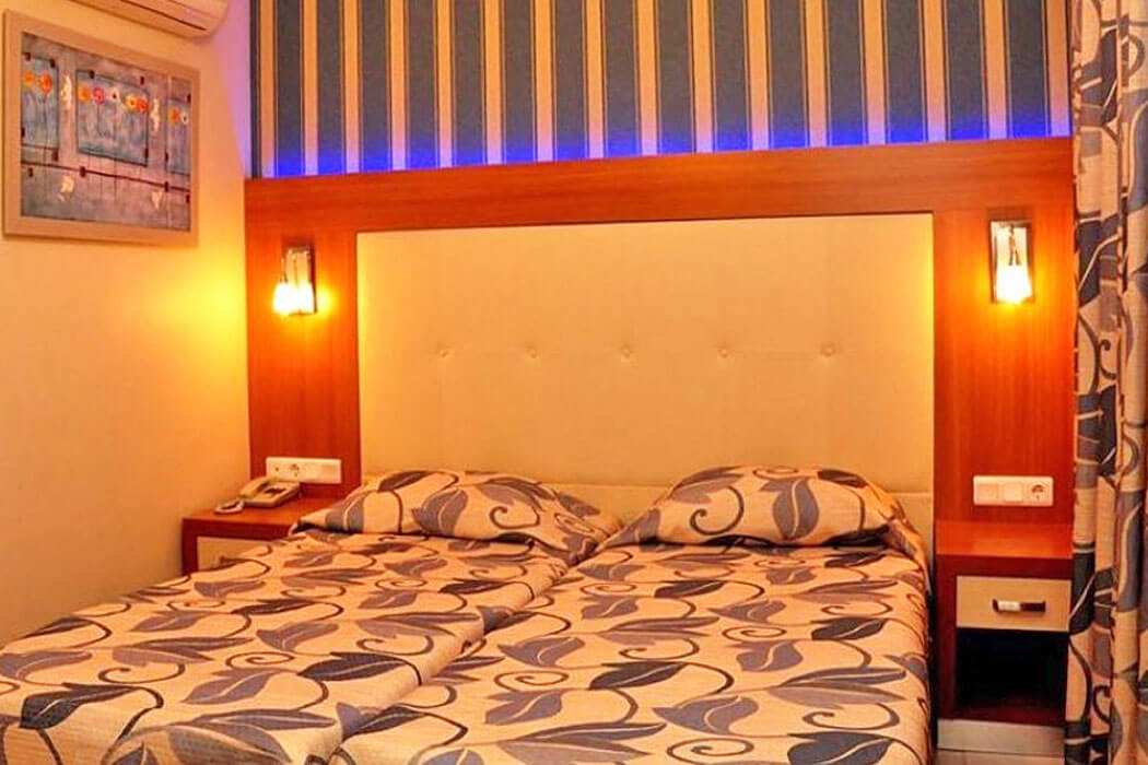 Hotel Villa Sunflower Aparts & Suites - przykładowy pokój standardowy