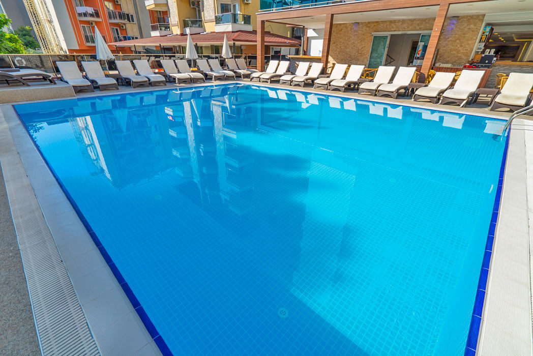 Kleopatra Life Hotel - relaks przy basenie
