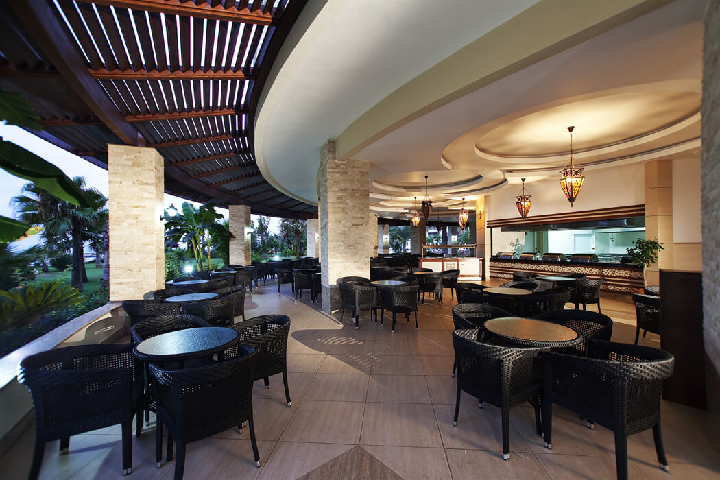 Saphir Hotel & Villas - restauracja na świezym powietrzu