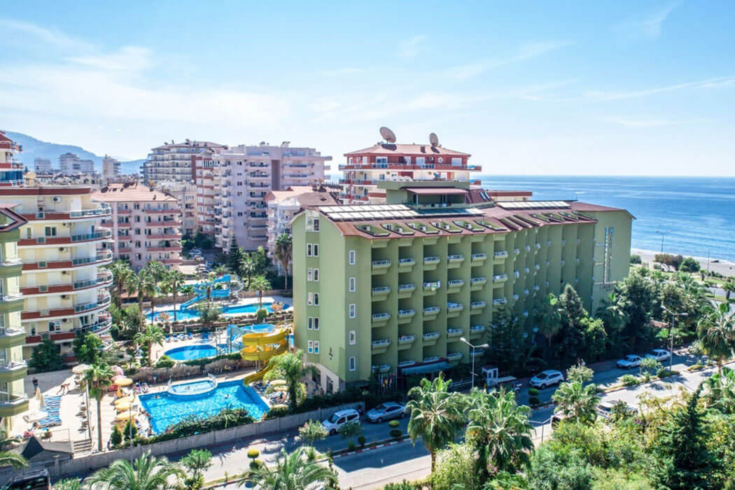 Sun Star Beach Hotel - widok na hotel i morze