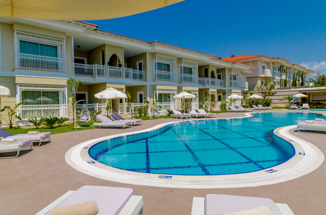 Hotel Gural Premier Belek - pawilony przyy basenie