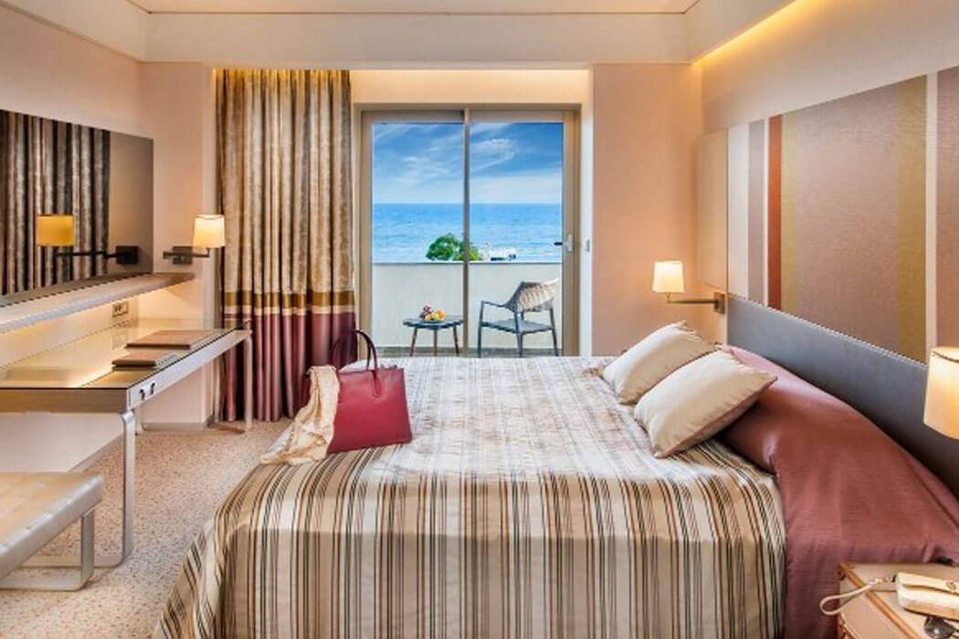 Hotel Rixos Premium Belek - łóżko w pokoju suite deluxe