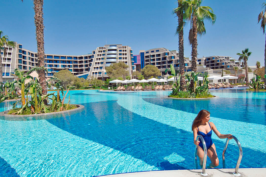 Susesi Luxury Resort Hotel - widok na basen