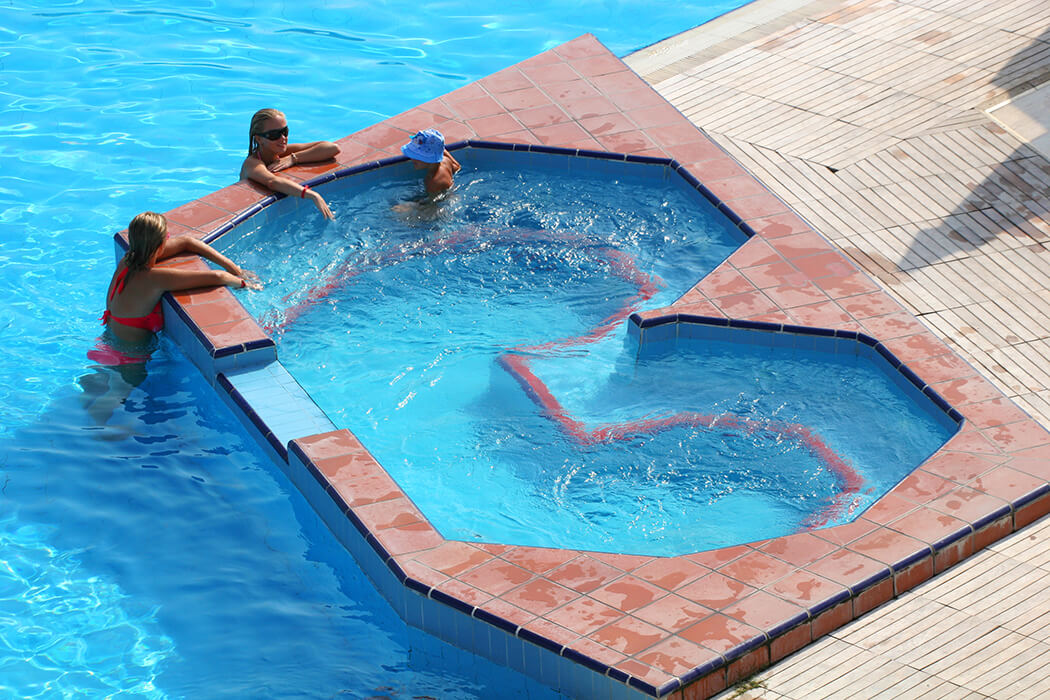 Hotel Emelda Sun Club - basen z brodzikiem