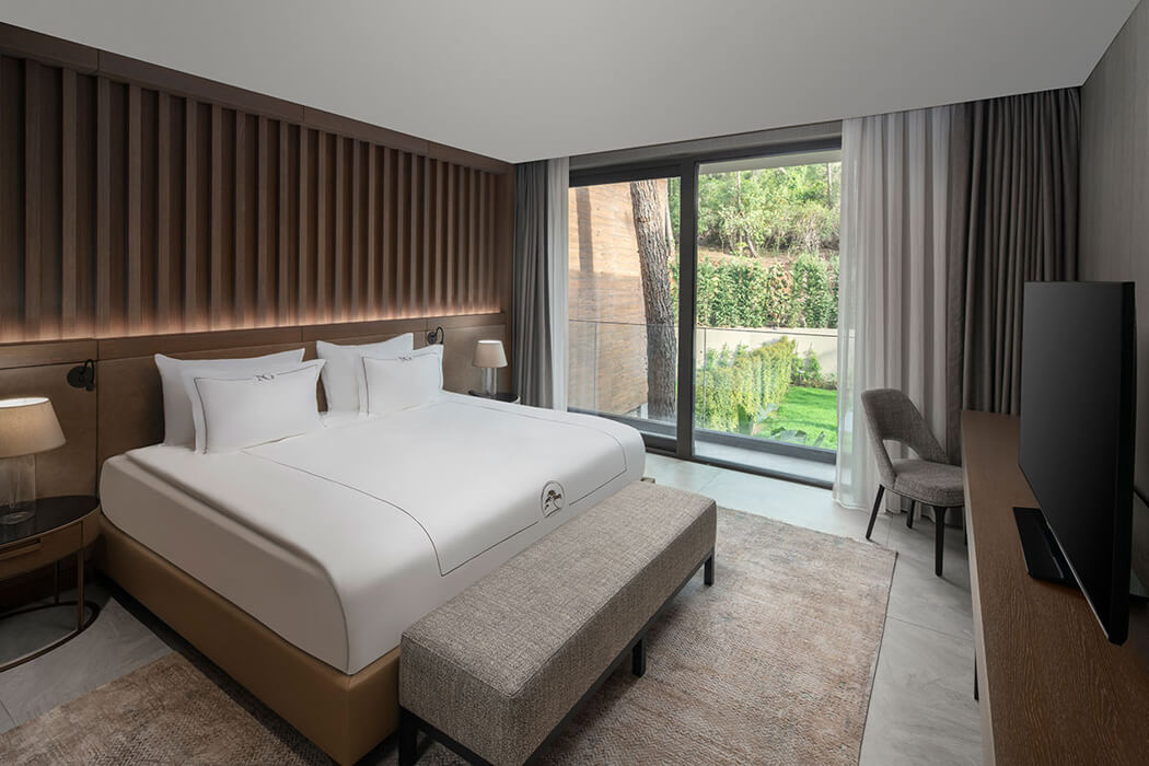 Hotel Ng Phaselis Bay - łóżko w king villa