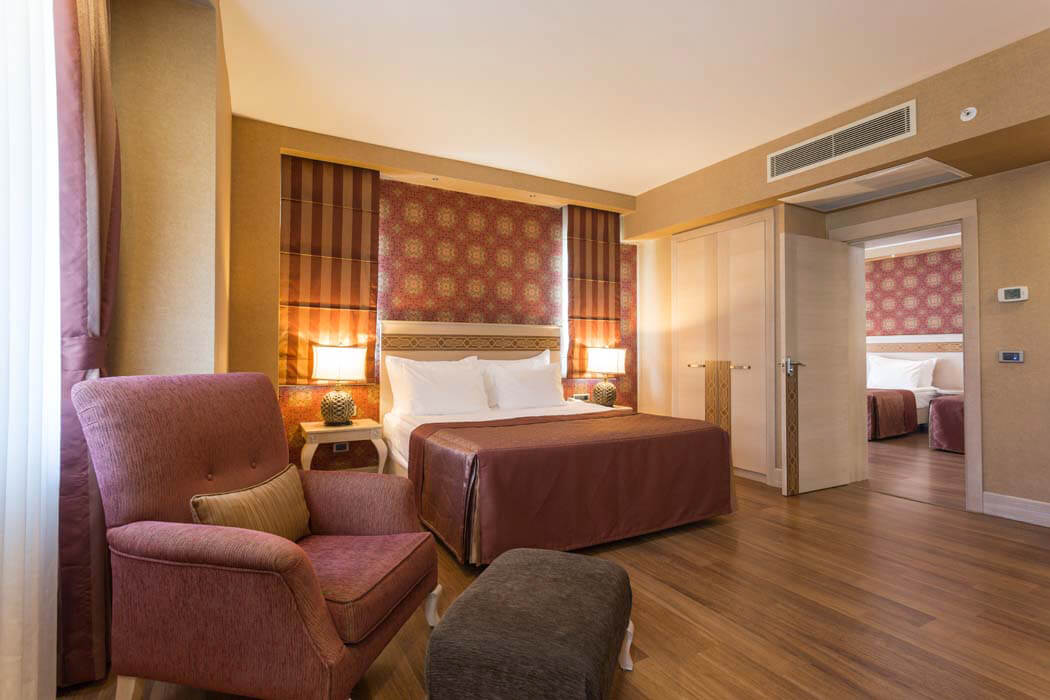 Hotel Gural Premier Tekirova - przykładowy pokój deluxe superior family