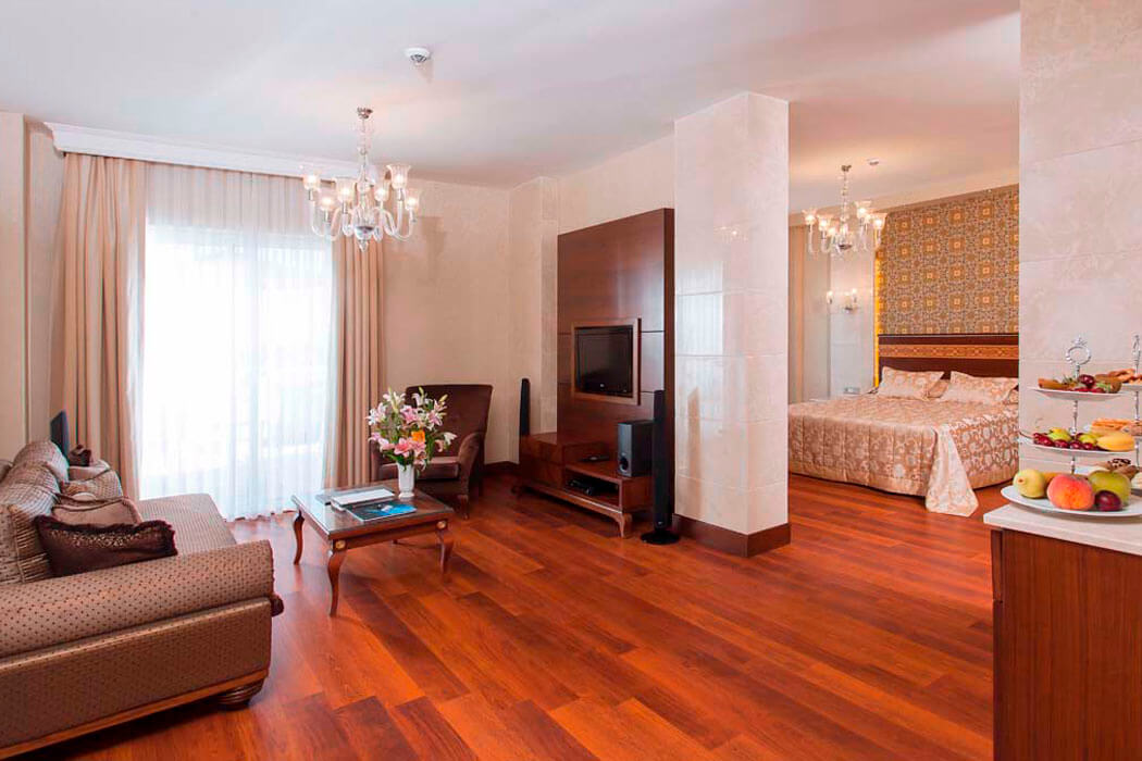 Hotel Gural Premier Tekirova - przykładowy superior pool suite
