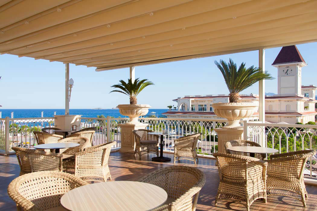 Hotel Gural Premier Tekirova - restauracja z widokiem na morze