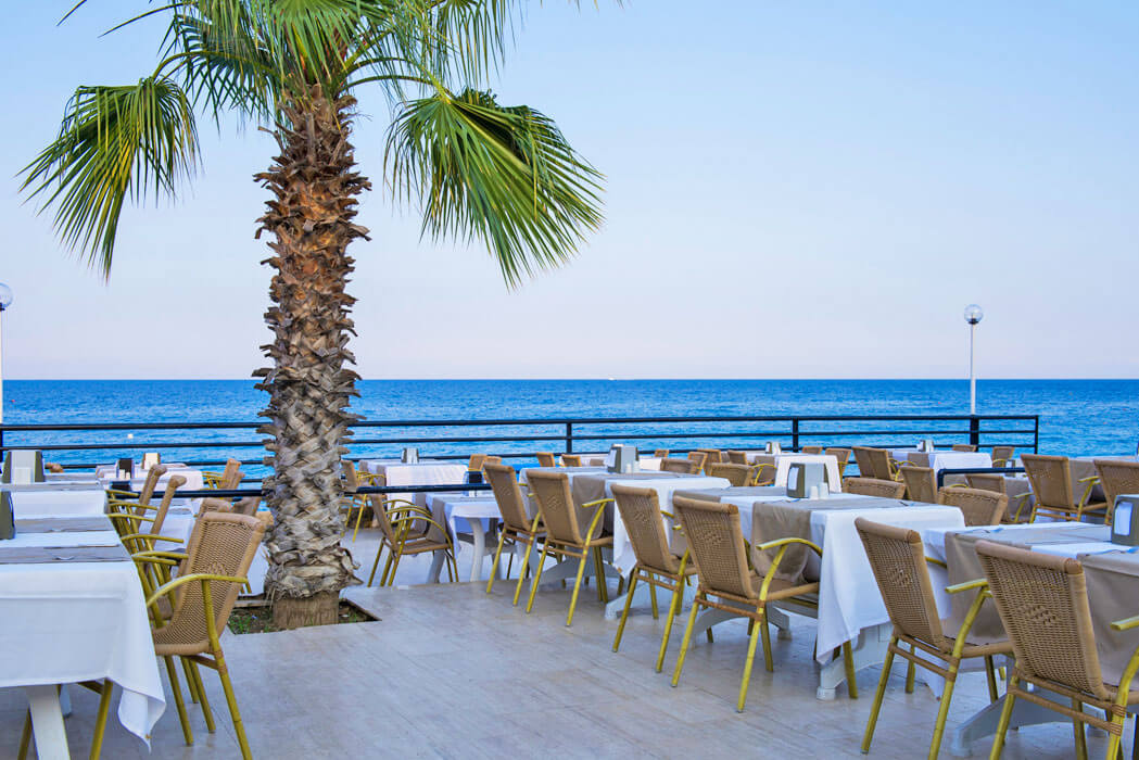 Club Hotel Rama - restauracja nad morzem
