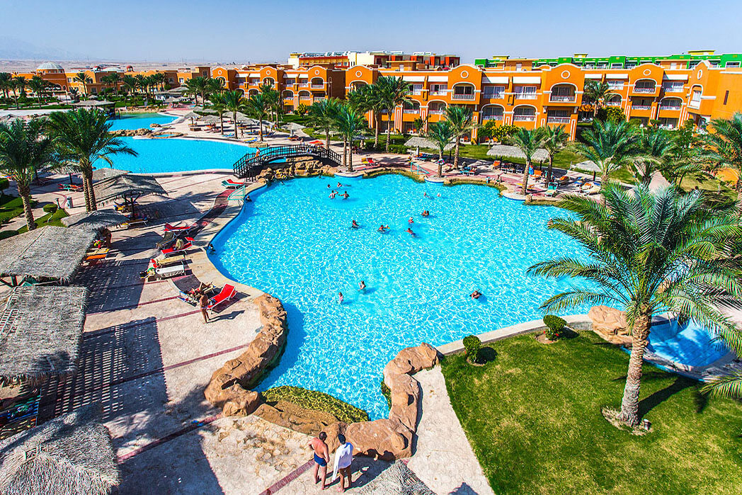 Hotel Caribbean World Resort Soma Bay - widok na baseny