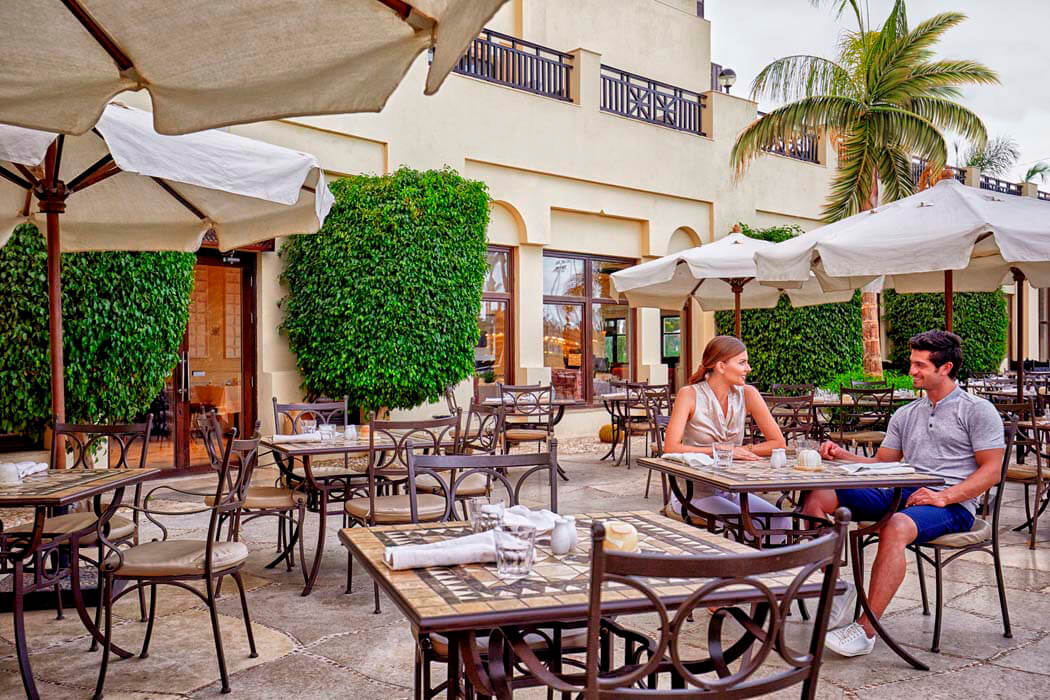 Hotel Steigenberger Al Dau Beach - restauracja na tarasie