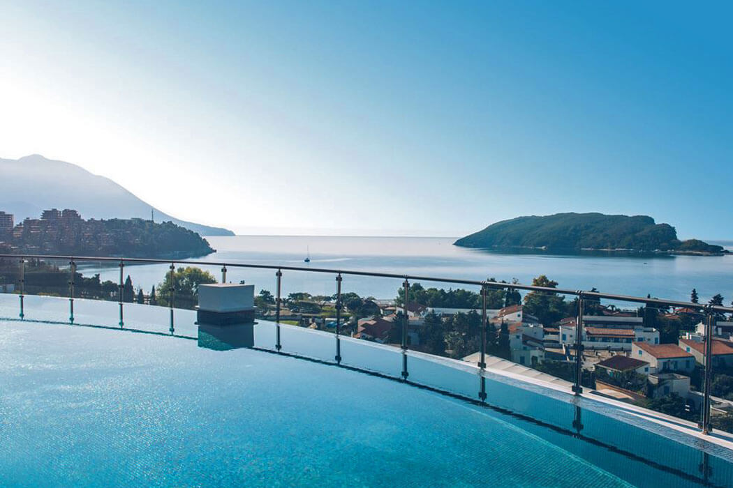 Hotel Iberostar Slavija - widok na basen i na morze